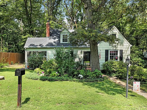 3rd image of 2610 Pine Grove Drive