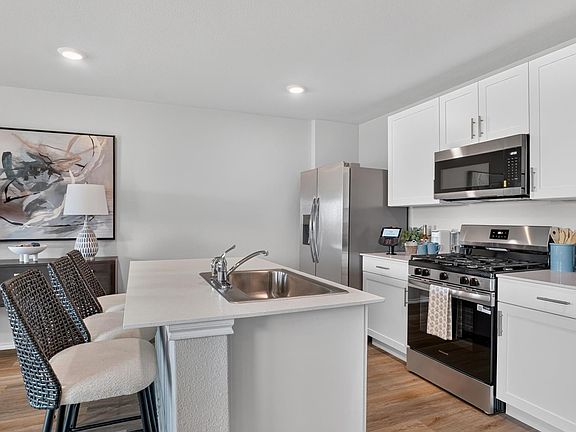 3rd image of 504 Babbling Brook Dr