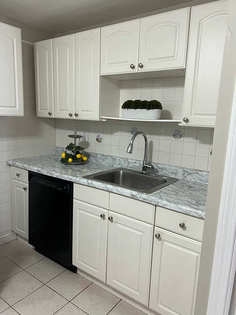 2 bed, 900 sqft, $2,500 — Photo 2