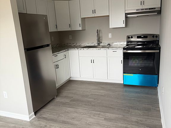 3rd image of 10 Rockridge Ct APT 7