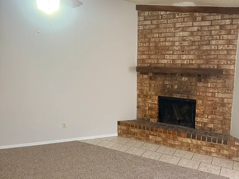 828 Hardy Springs Cir #C — Photo 12