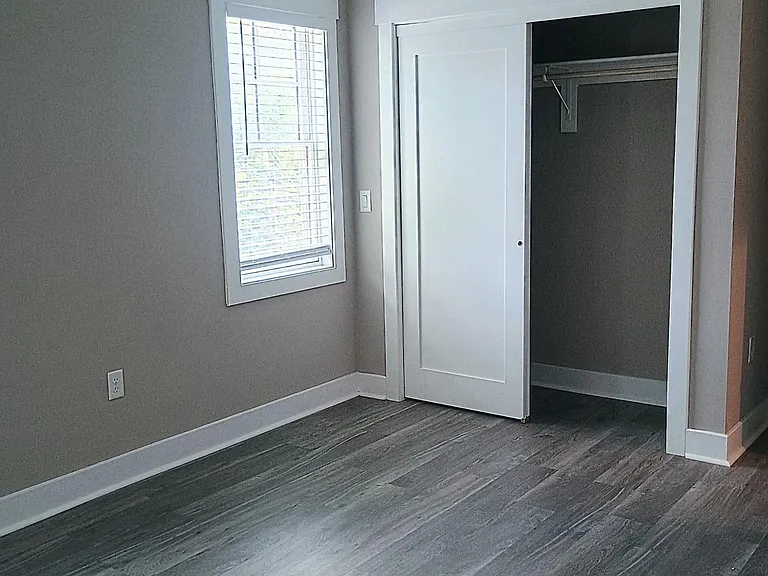 307 Charles St — Photo 15