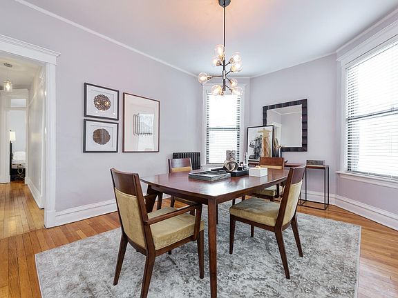 3rd image of 1510 W Montrose Ave #2