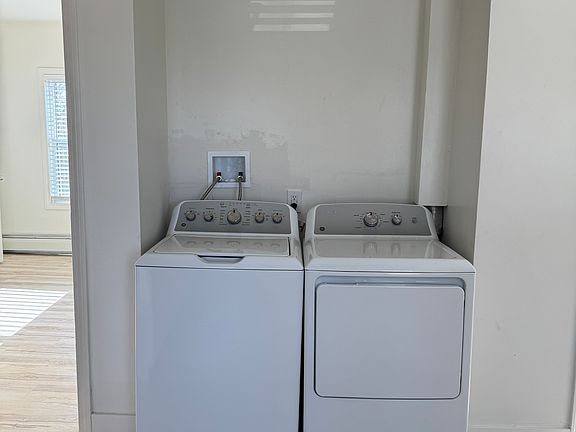 3rd image of 194 Norfolk St APT 2