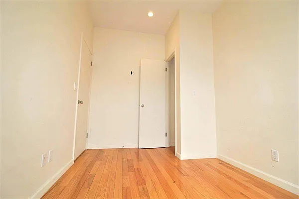 Rented by Level Group | media 15