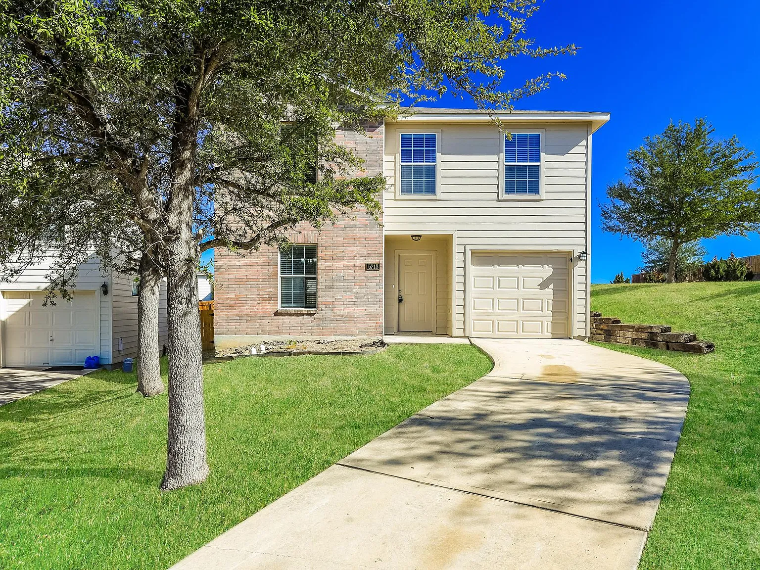 3 bed, 1901 sqft, $1,535 — Photo 1