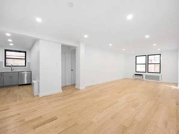 165 Christopher Street image 1 of 8