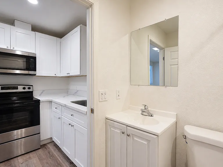 300 Mulvihill Ave — Photo 12