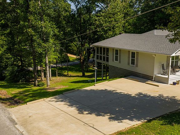 4th image of 19 Mockingbird Ln