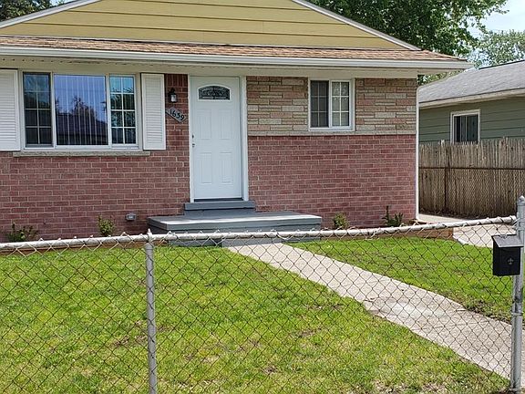 2nd image of 1639 Smith St