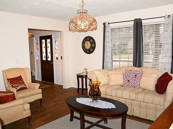 3rd image of 5711 Buttergrove Dr