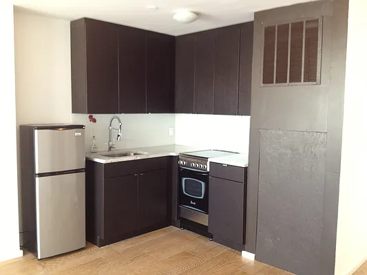 Rented by Tran Real Estate Inc. | media 7