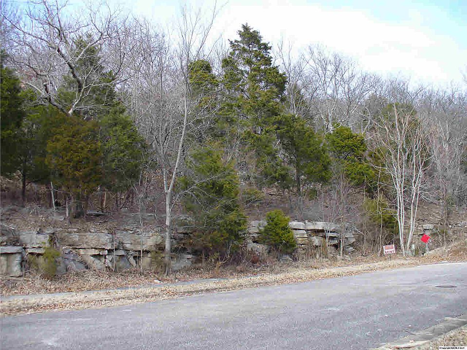 2nd image of 7801 Donegal Dr SE