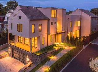 141 Milbank Ave, Greenwich, CT 06830