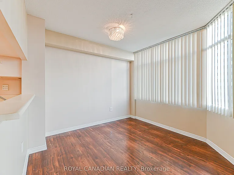 88 Alton Towers Cir #703 — Photo 12