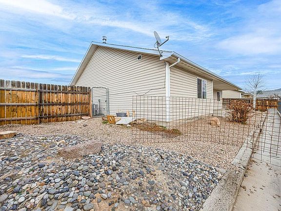 4th image of 3269 1/2 F 1/2 Rd