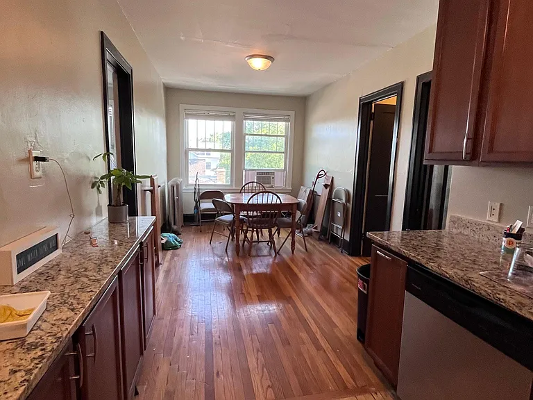 2517 Bryant Ave S #103 — Photo 7