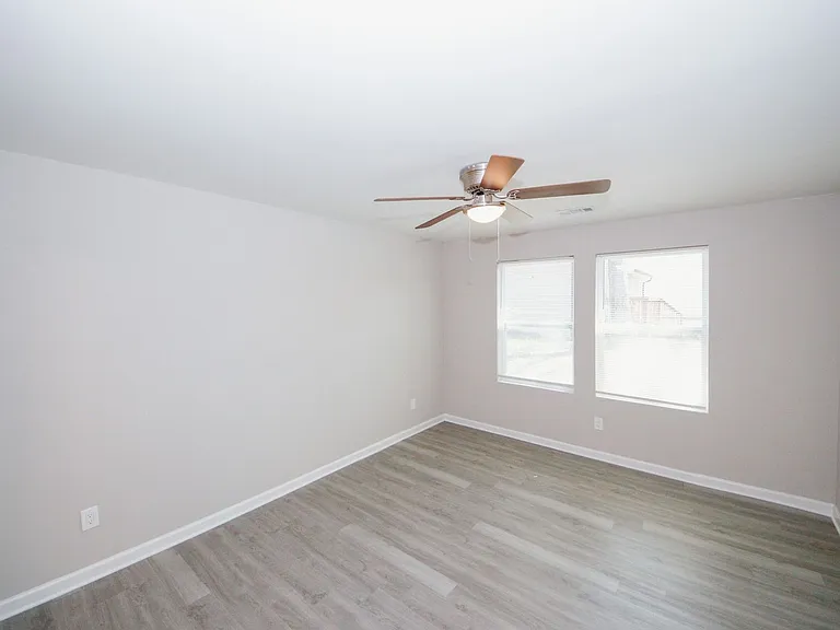 4225 Wingfoot Ct — Photo 12