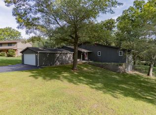 6702 Squire Ln, Loves Park, IL 61111