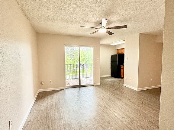 4th image of 1840 Burton Dr #C