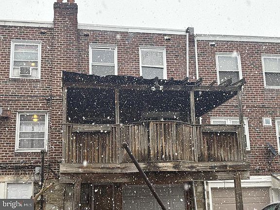 3rd image of 2904 Devereaux Ave