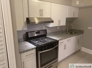 7760 S Coles Ave #2D, Chicago, IL 60649