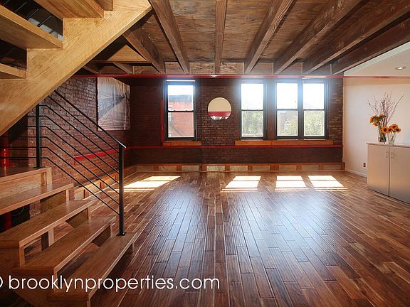 3rd image of 461 12th St #2D