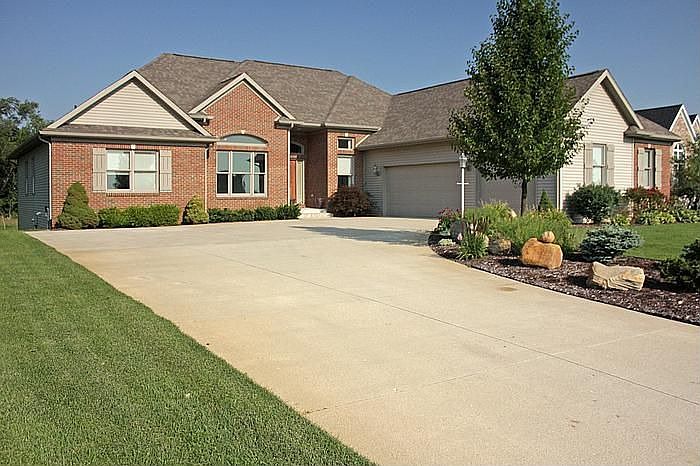 1st image of 53275 Rose Quartz Ln