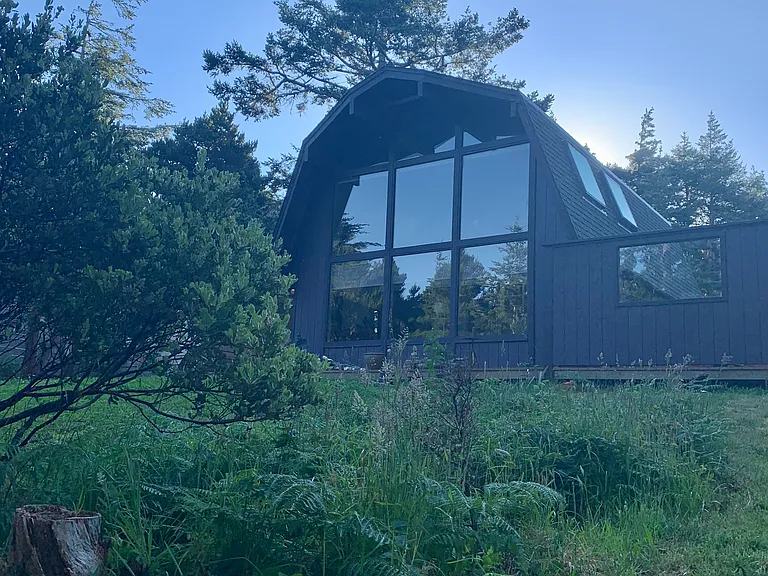 Private 1.5 acres but 2 minutes to the beach.