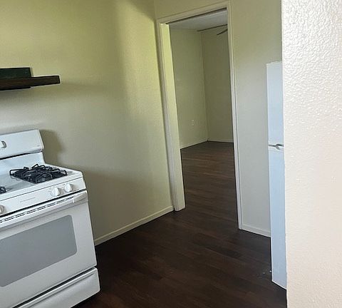 Kitchen to living room