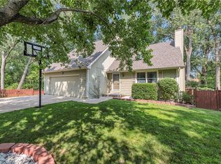 7205 N Highland Ave, Gladstone, MO 64118