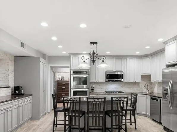 1669 East 32nd Street image 8 of 15