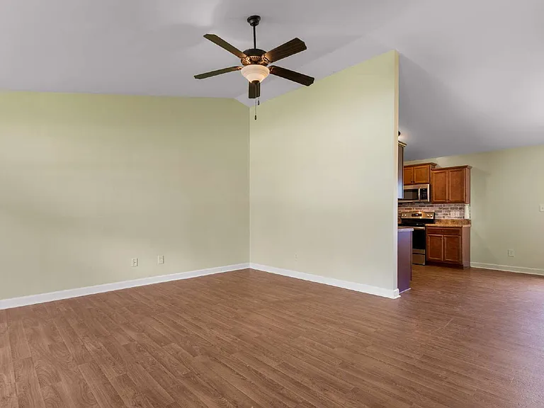 102 Bridgeport Dr — Photo 11