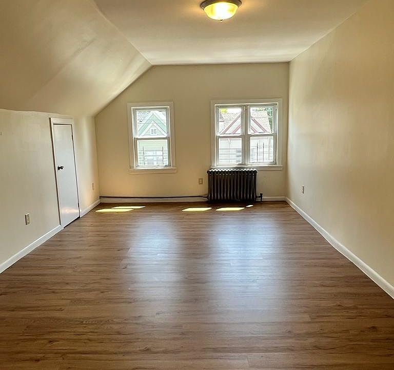 1st image of 312 4th Ave E Floor 3