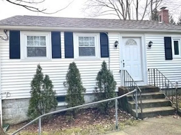 19 Bennett St, Wrentham, MA 02093