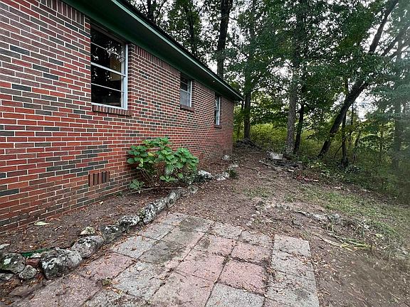 3rd image of 1808 Powder Plant Rd