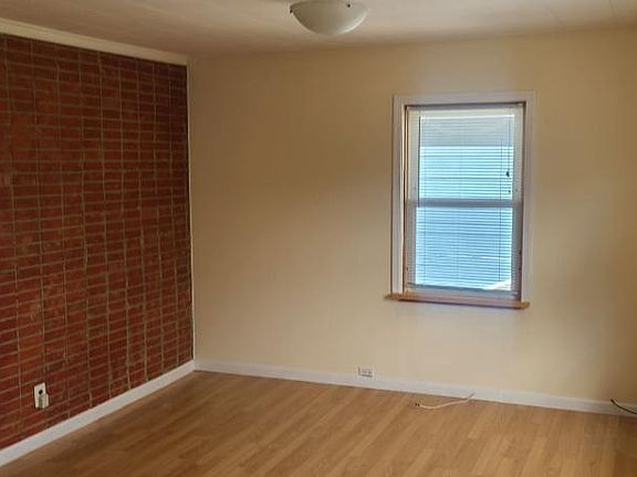 3rd image of 8624 105th St Floor 2
