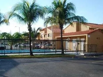 W 62nd Pl, Hialeah — Photo 2