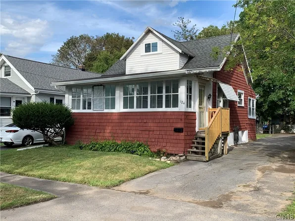 124 Marsden Rd, Syracuse, NY 13208