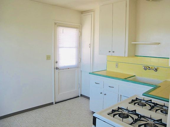 4th image of 1058-64 Felspar St #1064