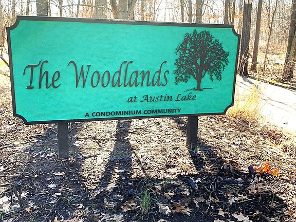 3rd image of 9384 The Woodlands Trl #15