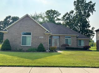 49311 Santa Anita Dr W, Chesterfield, MI 48047