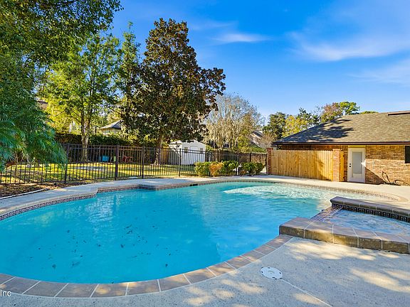 4th image of 6844 MADRID Avenue