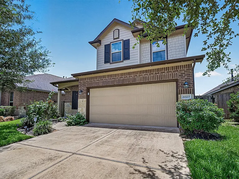 20223 Highfield Park Dr — Photo 2