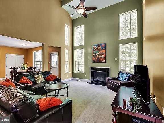 5th image of 3014 Lake Forest Dr