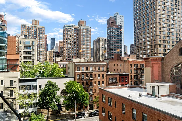 Sold by Keller Williams NYC | media 8
