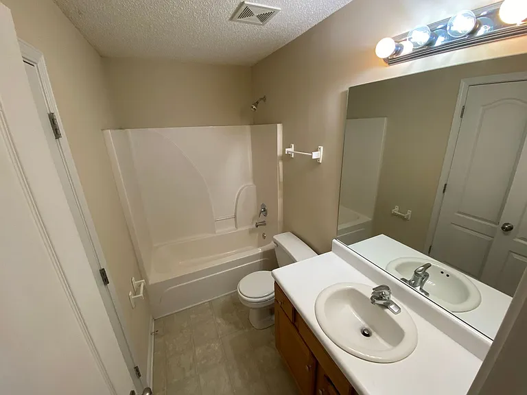 220 Bridgewater Way — Photo 6
