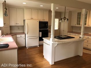 10505 SW Canterbury Ln, Tigard, OR 97224