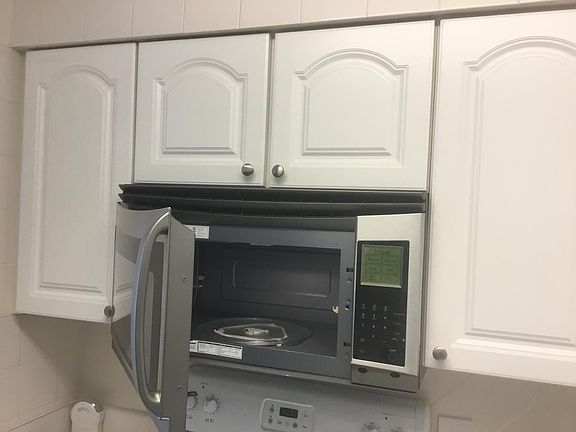 4th image of 732 Somerset Ct