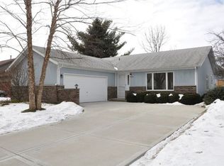 2255 Valley Creek Dr, Elgin, IL 60123